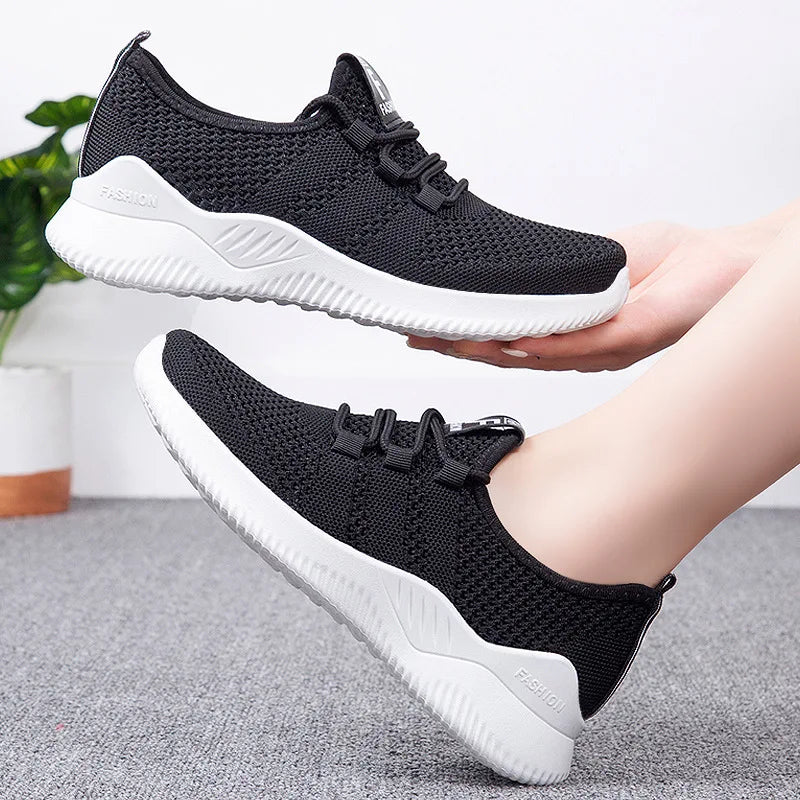 Trendy Shoes New Fly-Knit Sneakers Soft Bottom Casual Shoes Mesh Low-Top Running Shoes